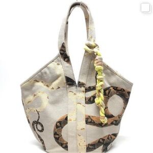 Rare Vince Camuto Afina snake pattern print bag in great condition